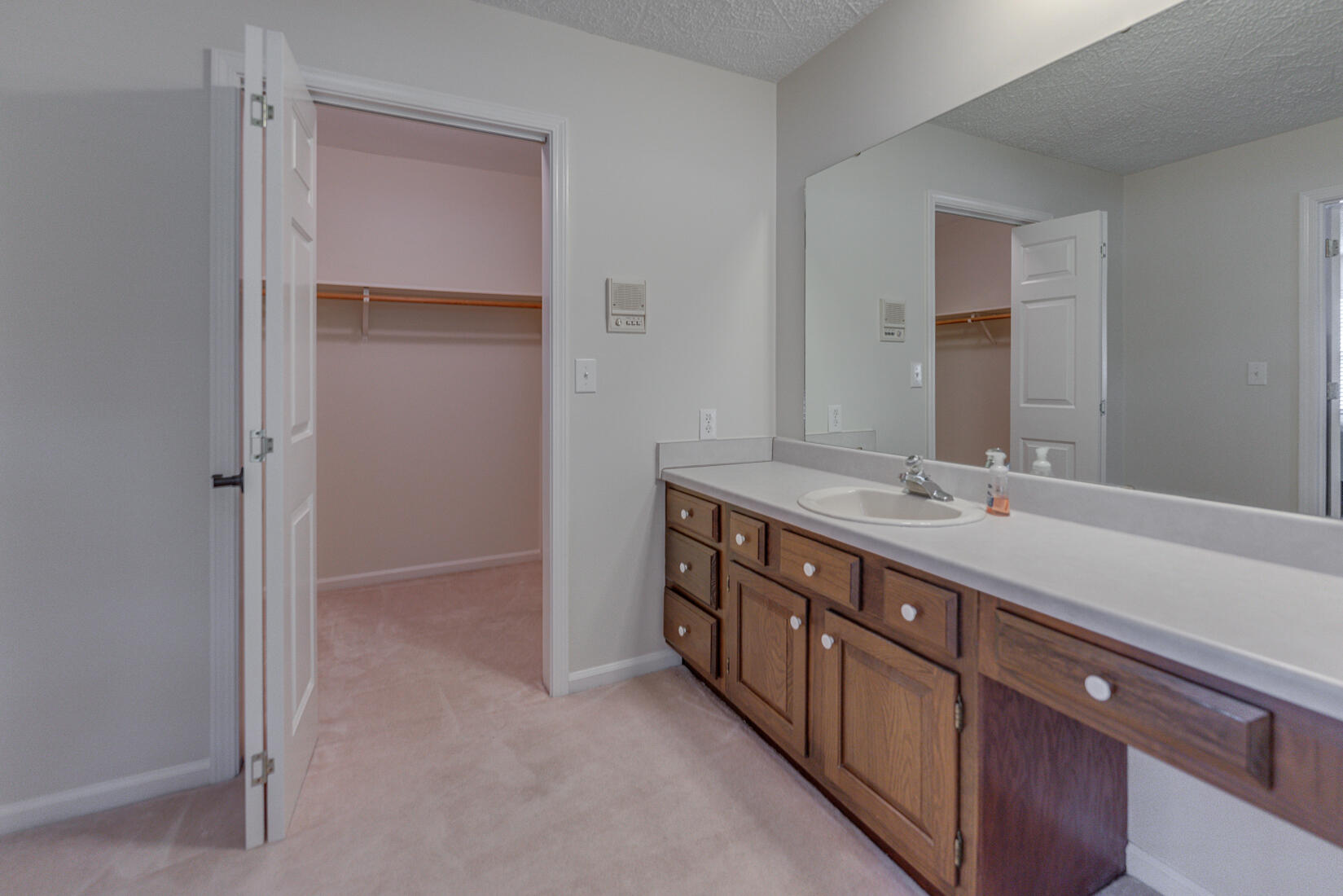 1452 West Ruritan Road Roanoke, VA 24012 - Photo 34 of 49 Dressing Area/Walk-in Closet