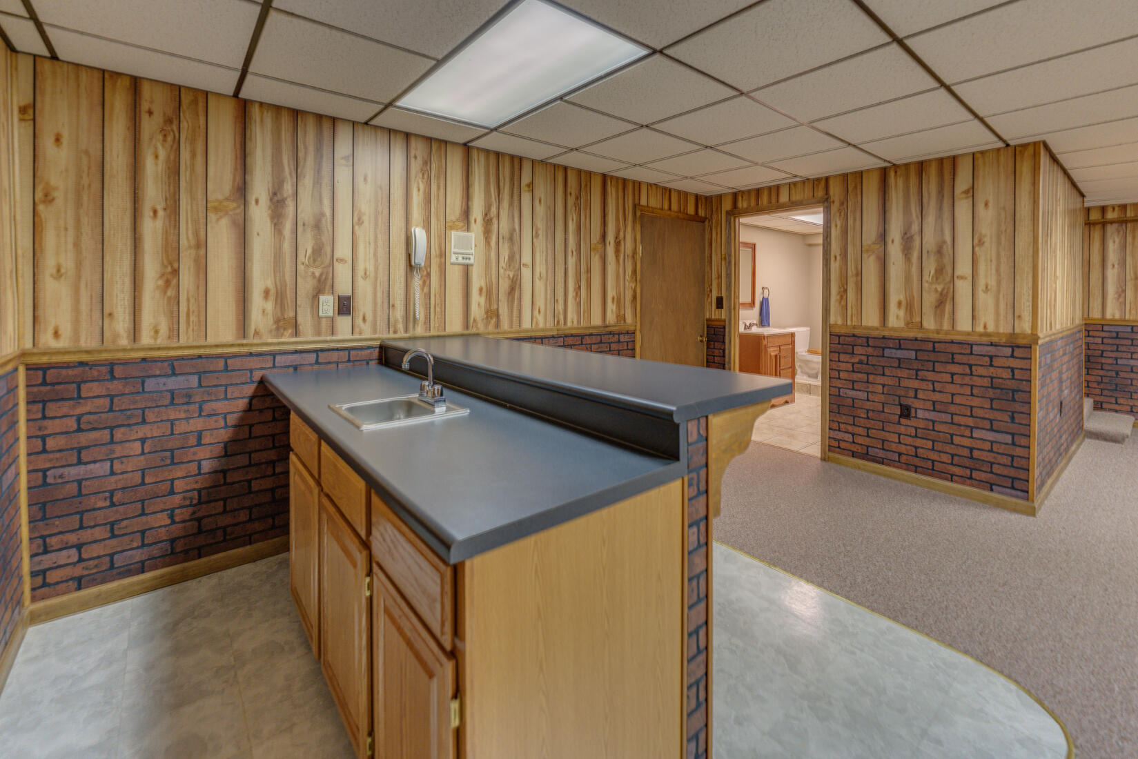 1452 West Ruritan Road Roanoke, VA 24012 - Photo 37 of 49 Wet Bar