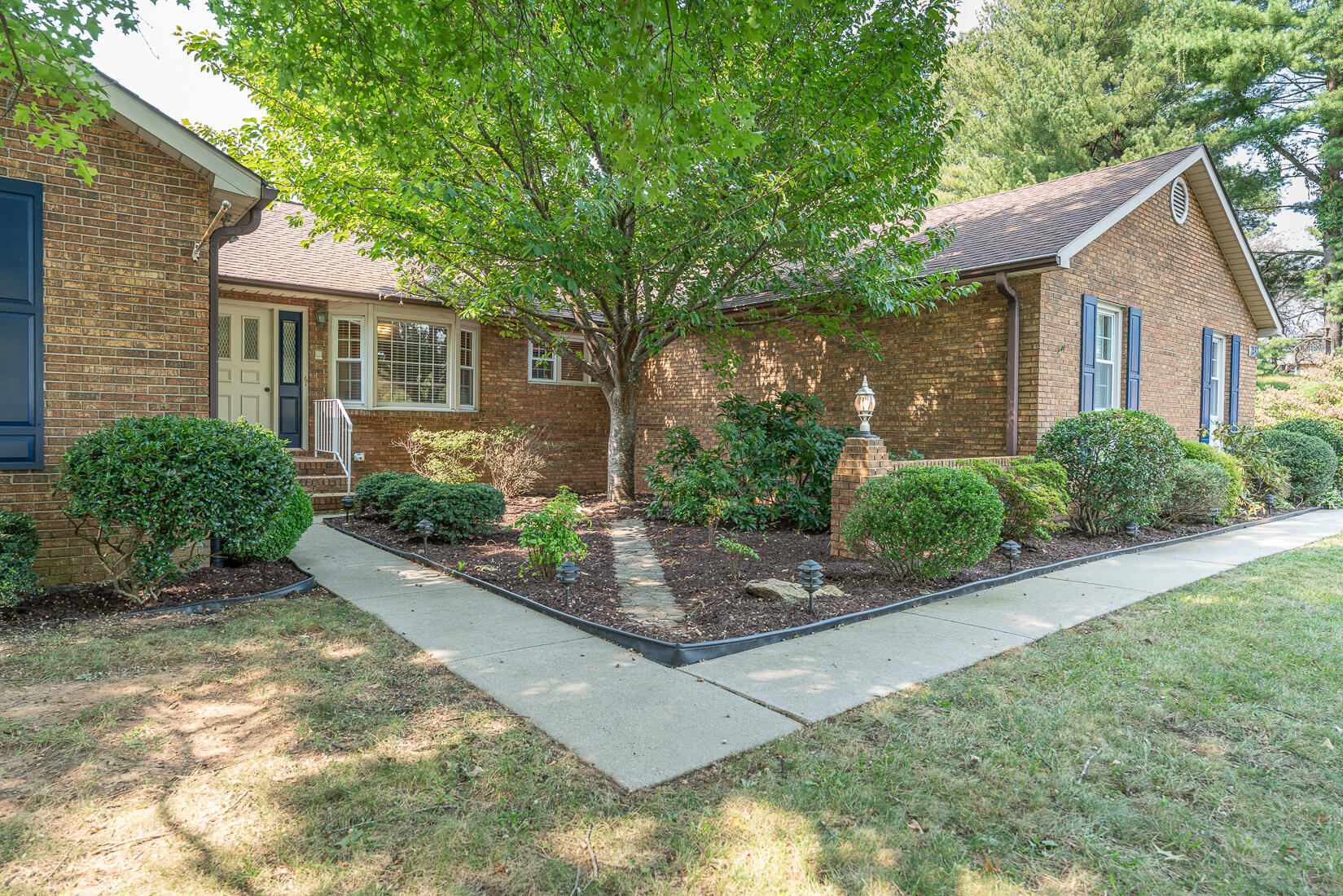 1452 West Ruritan Road Roanoke, VA 24012 - Photo 49 of 49 Front