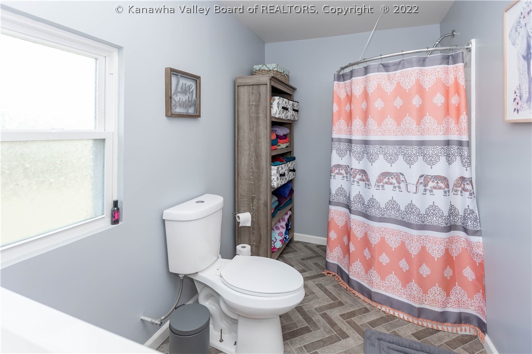 2022 Mount Vernon Road Hurricane, WV 25526 - Photo 17 of 34 Gallery Image 17