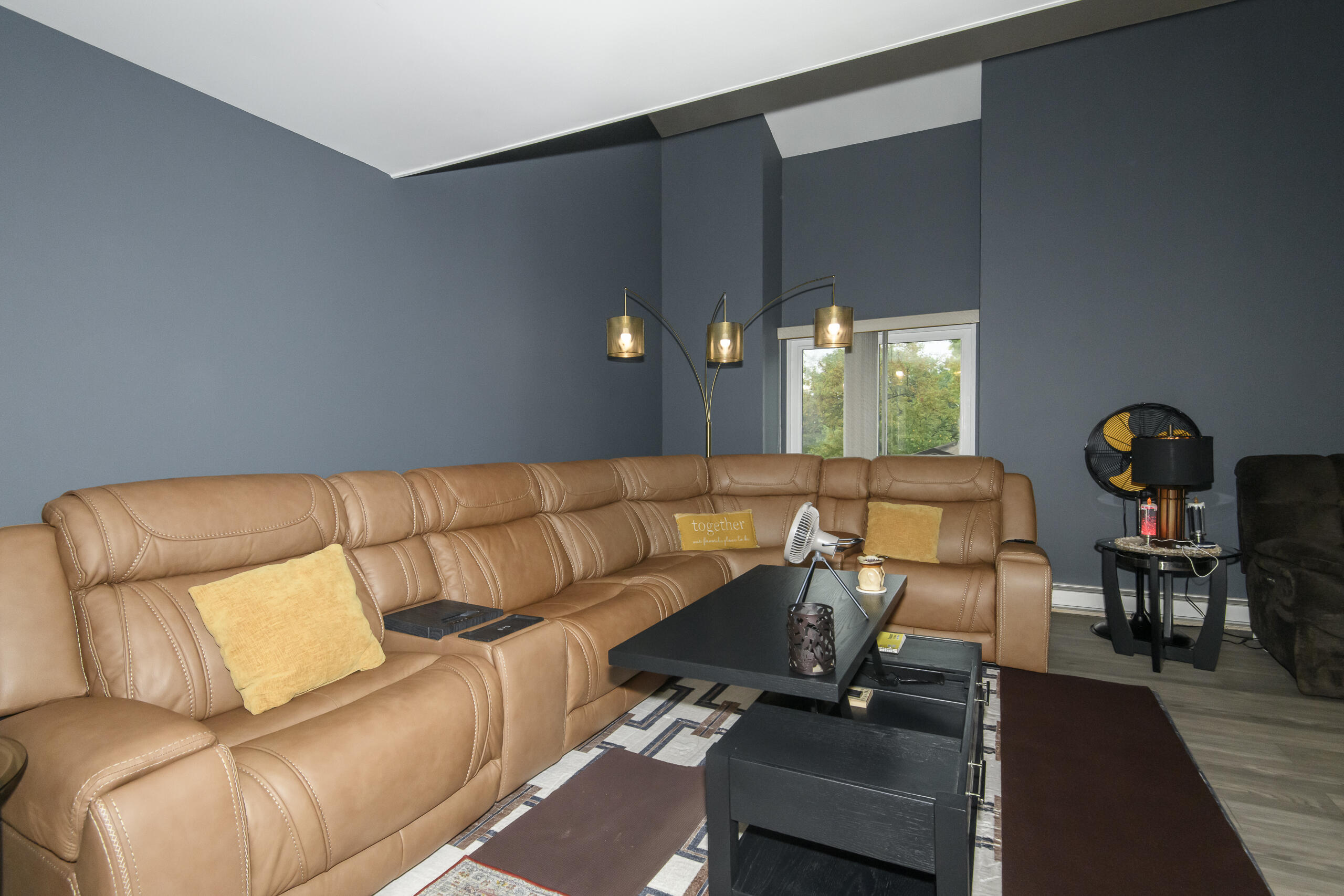 2130 Good Hope Road, Unit 12 Glendale, WI 53209 - Photo 5 of 34 Living Room