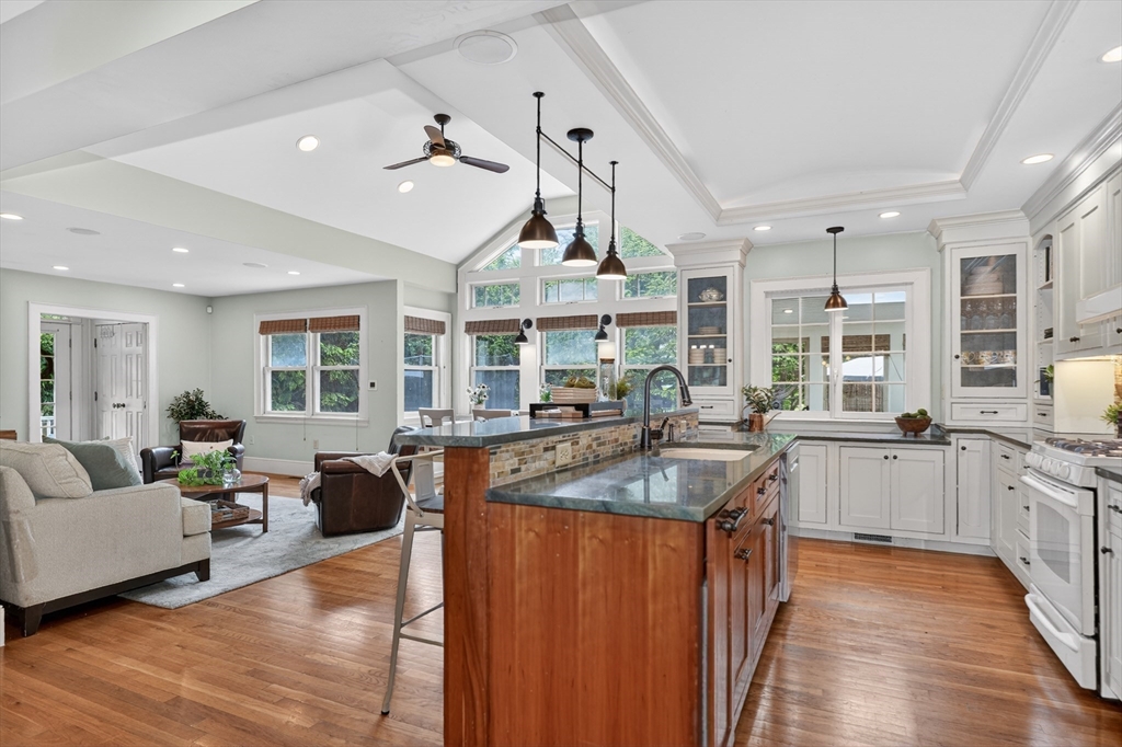 35 Richardson Road Belmont, MA 02478 - Photo 5 of 41 Gallery Image 5