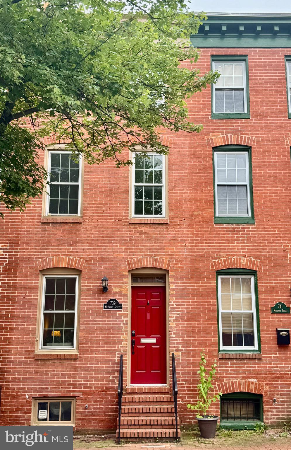 a building view with a outdoor space