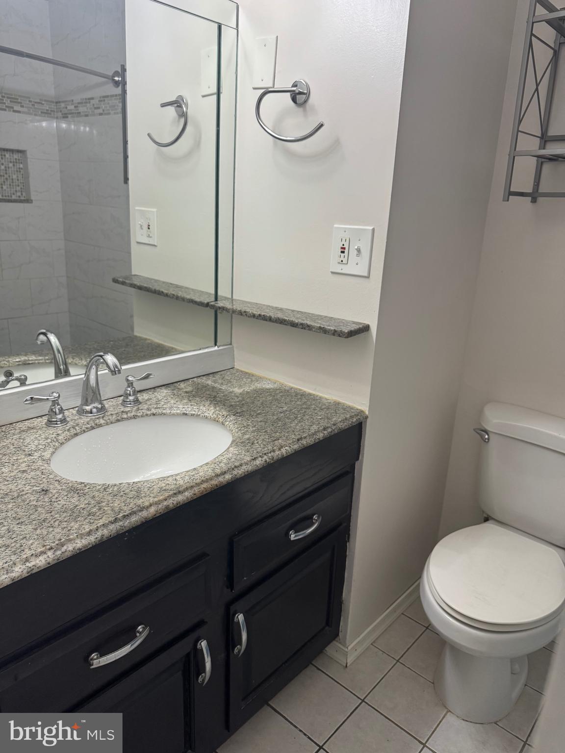 739 McHenry Street Baltimore, MD 21230 - Photo 17 of 30 2nd level hall vanity