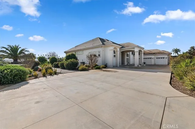 a view of a house with a outdoor space