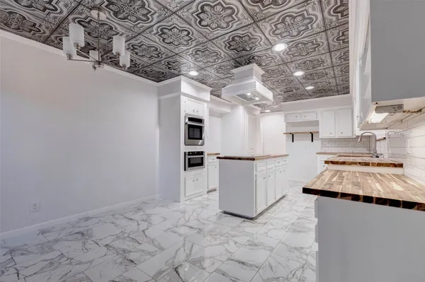 $445,000 | 11830 Thoreau Drive, Montgomery, TX 77356