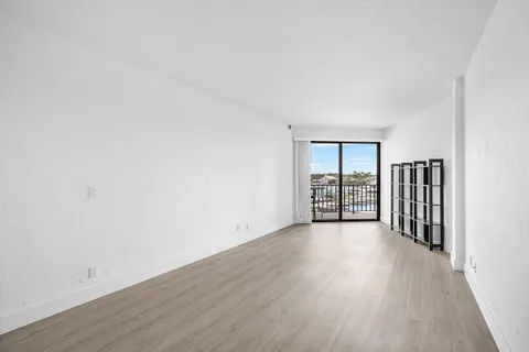 $1,495,000 | 1035 South Federal Highway, Unit 213, Delray Beach, FL 33483