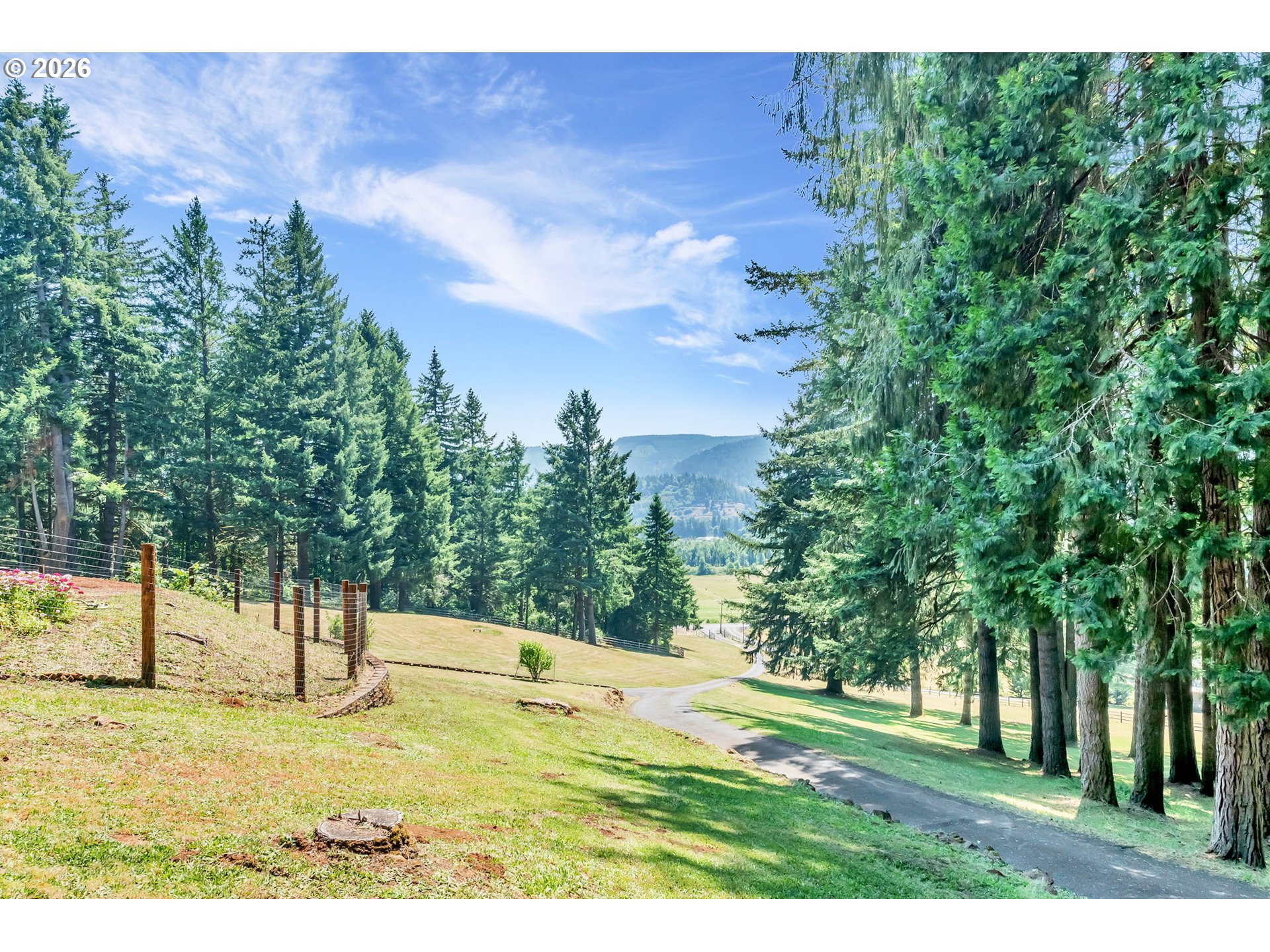 90790 Hill Road Springfield, OR 97478 - Photo 2 of 48 Driveway