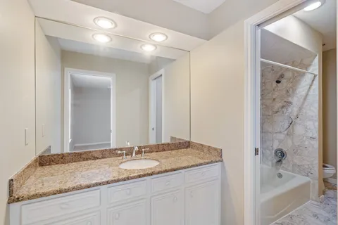 $800,000 | 7416 Kelving Street, Houston, TX 77030