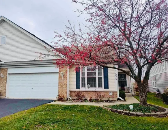 $2,300 | 1535 Reserve Lane, Unit 1535, DeKalb, IL 60115