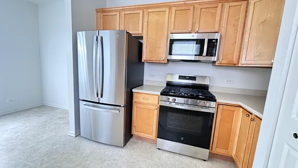 $2,300 | 1535 Reserve Lane, Unit 1535, DeKalb, IL 60115