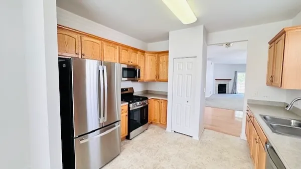 $2,300 | 1535 Reserve Lane, Unit 1535, DeKalb, IL 60115