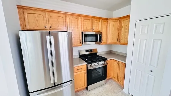 $2,300 | 1535 Reserve Lane, Unit 1535, DeKalb, IL 60115