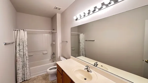 $2,300 | 1535 Reserve Lane, Unit 1535, DeKalb, IL 60115