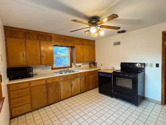 $374,900 | 227 Windsor Street, Sun Prairie, WI 53590