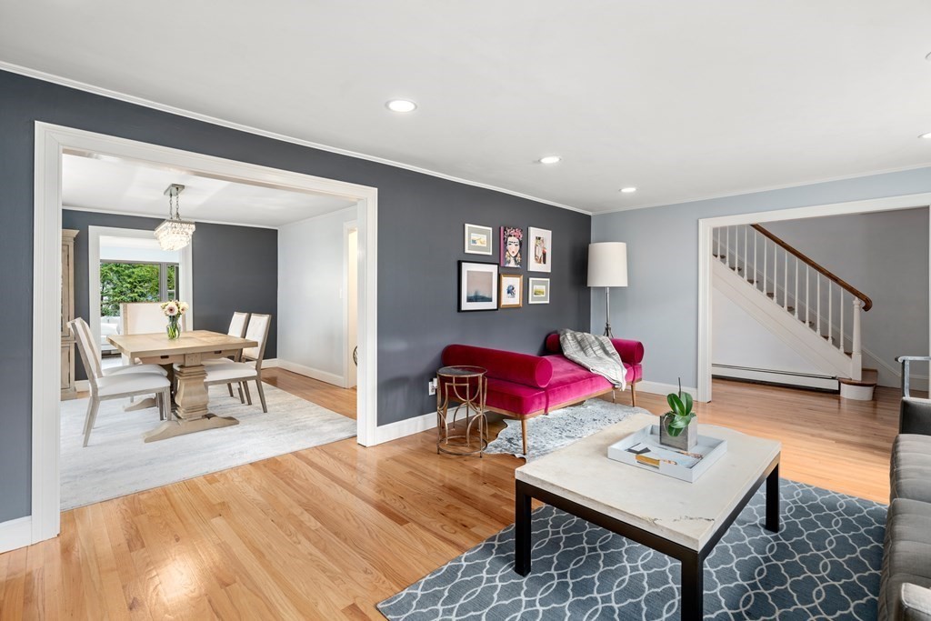 35 Amherst Road Newton, MA 02468 - Photo 3 of 31