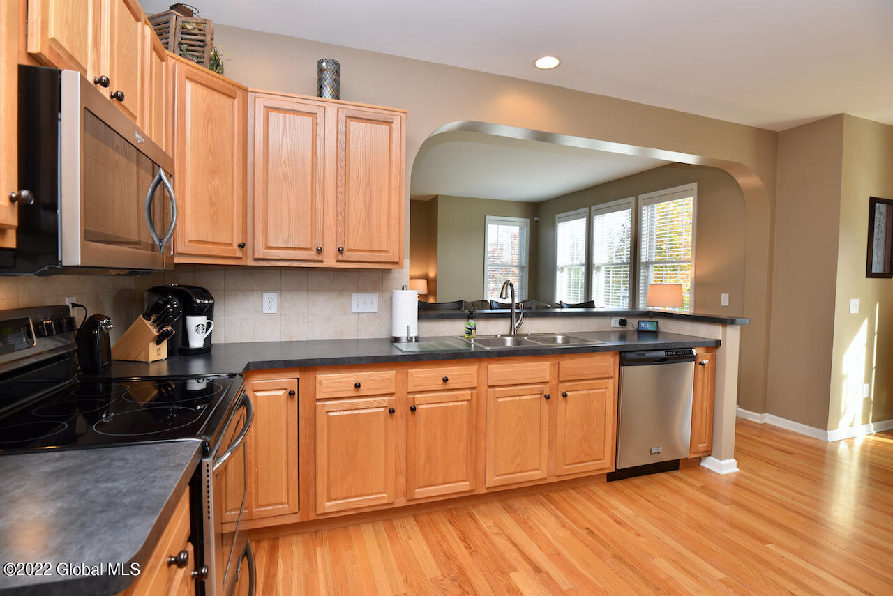 34 Avendale Drive Malta, NY 12019 - Photo 12 of 42 17