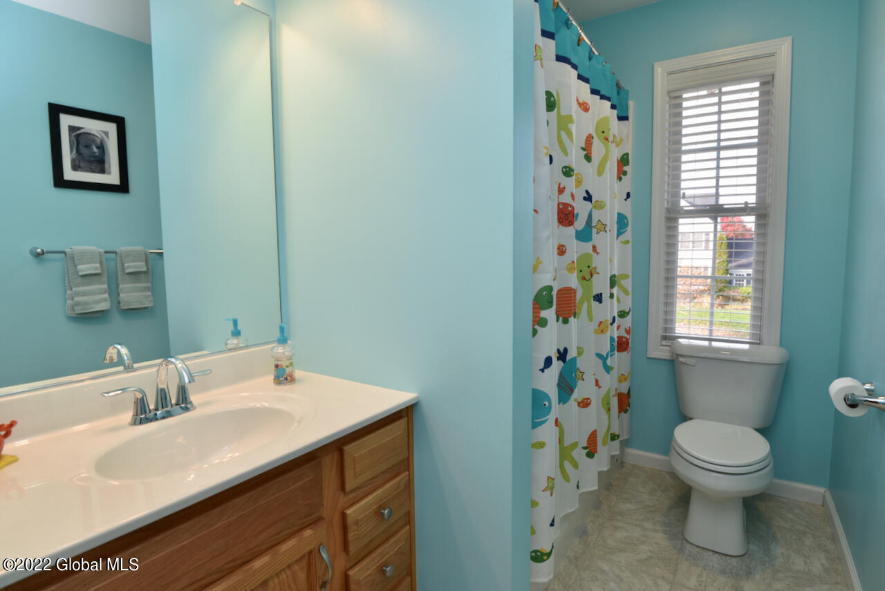 34 Avendale Drive Malta, NY 12019 - Photo 26 of 42 35