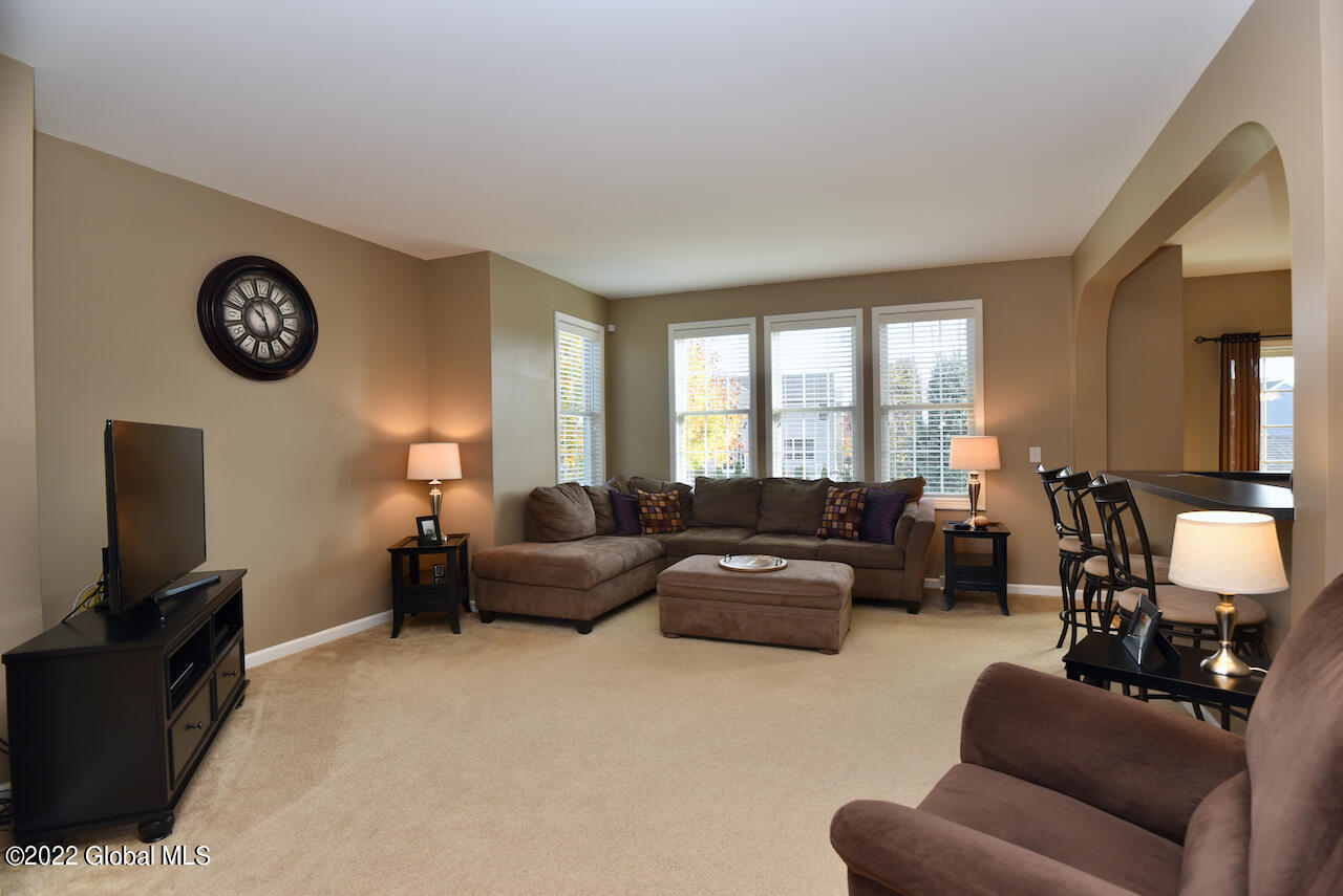 34 Avendale Drive Malta, NY 12019 - Photo 3 of 42 9