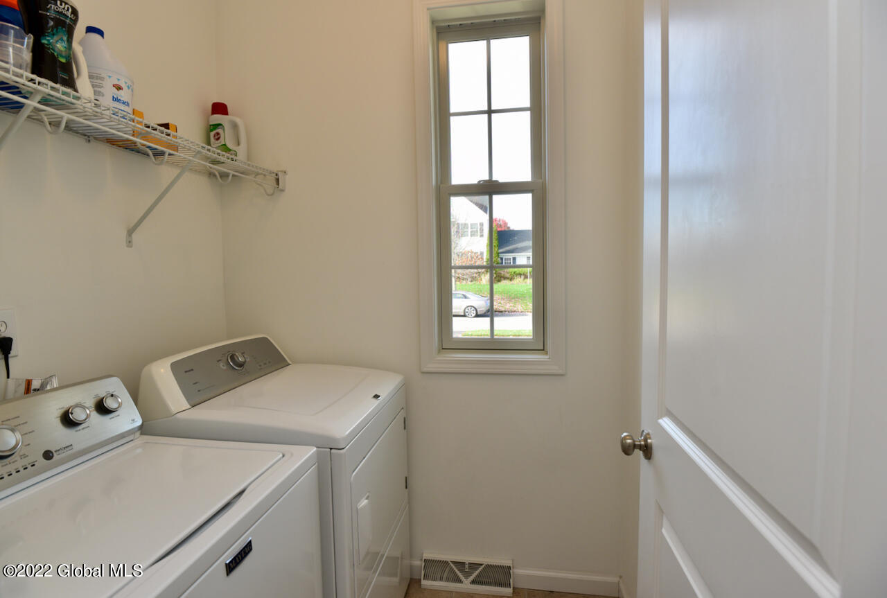 34 Avendale Drive Malta, NY 12019 - Photo 31 of 42 41