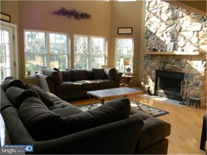 83 Stewart Road Pilesgrove, NJ 08098 - Photo 8 of 25 Family Room