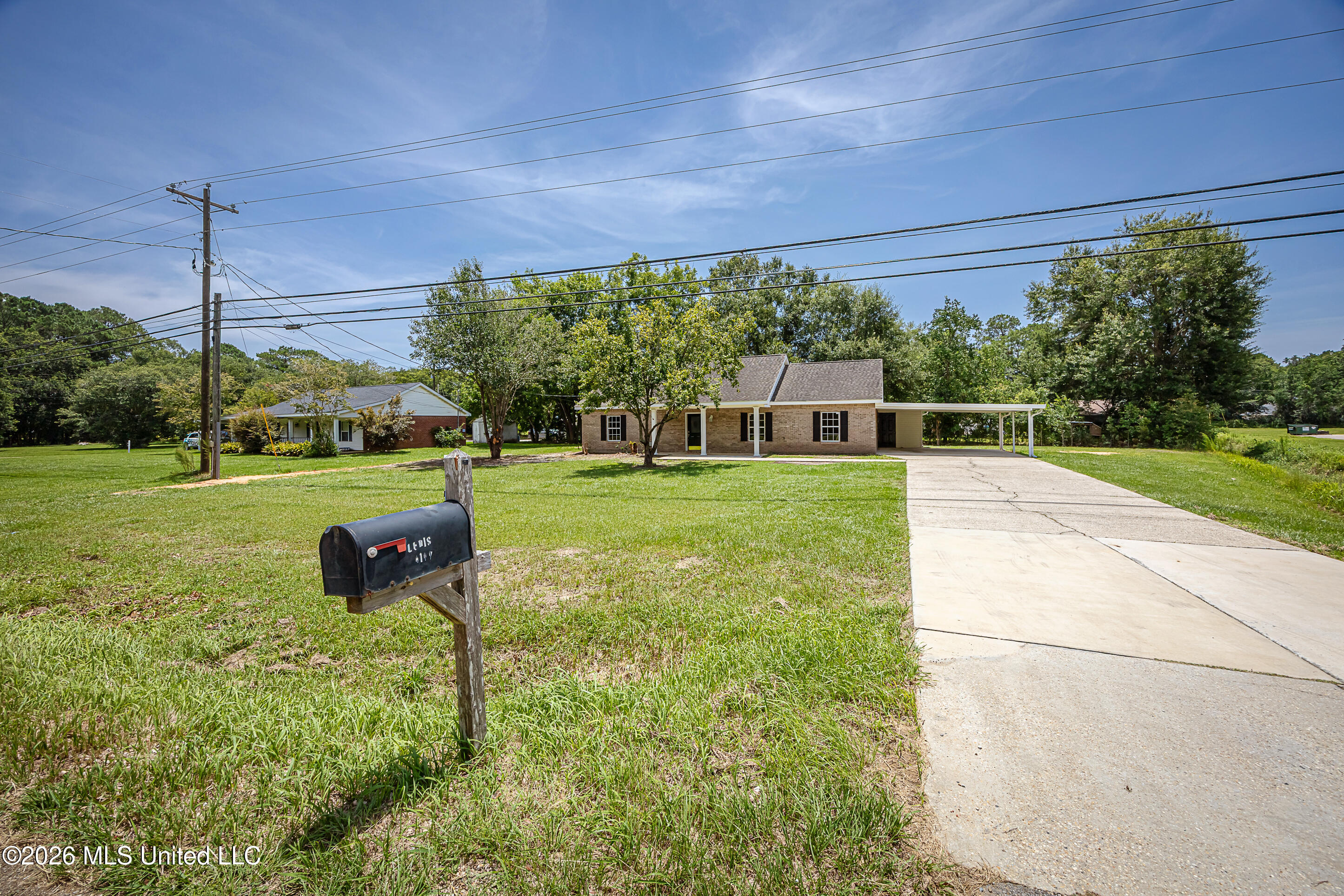8100 Ocean Springs Road Ocean Springs, MS 39564 - Photo 2 of 46 IMG_5222