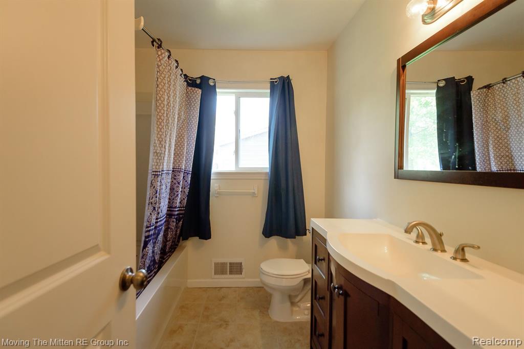 43654 Crowley Road Belleville, MI 48111 - Photo 27 of 49