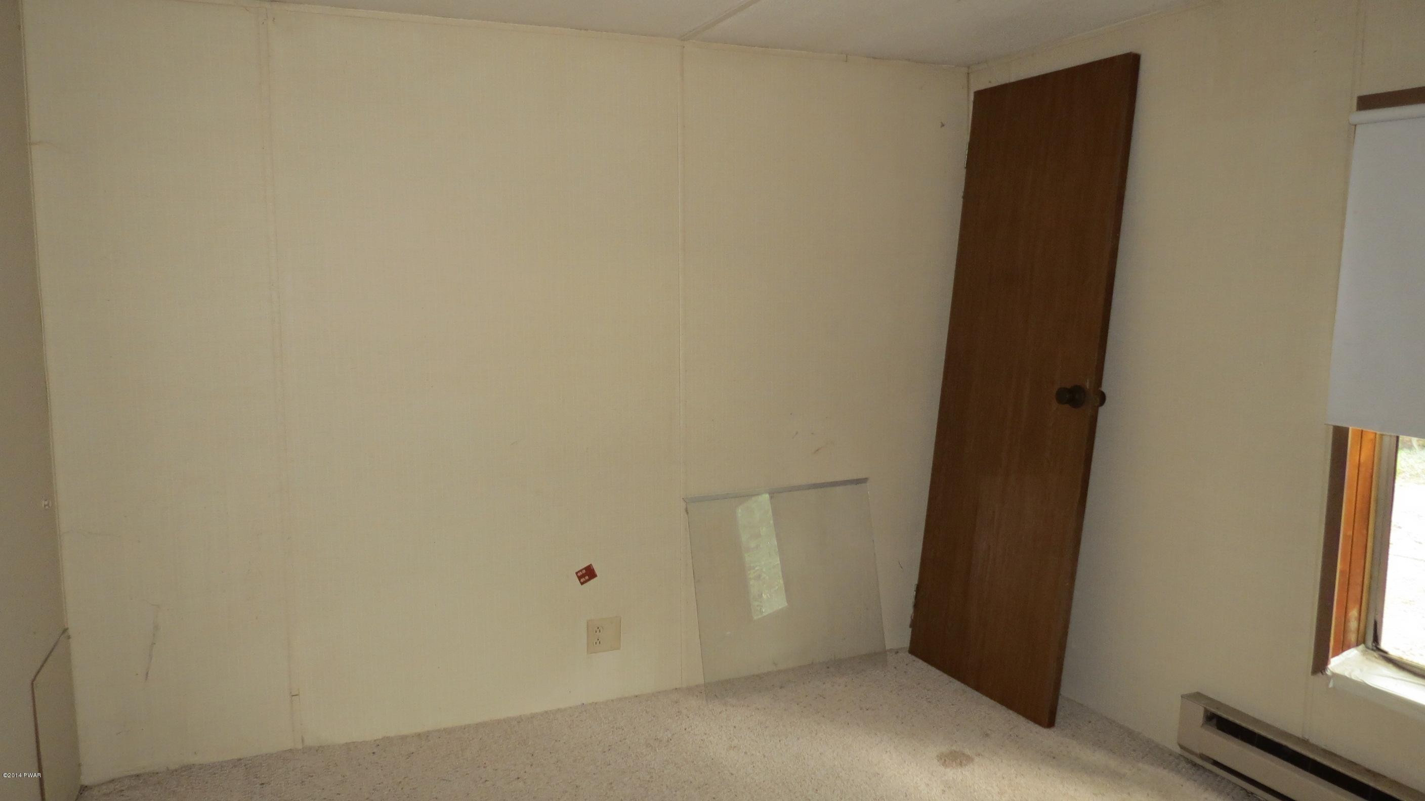 193 Creek Road Greentown, PA 18426 - Photo 6 of 11 Gallery Image 6