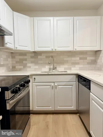 $2,900 | 9618 Inverary Court, Lorton, VA 22079