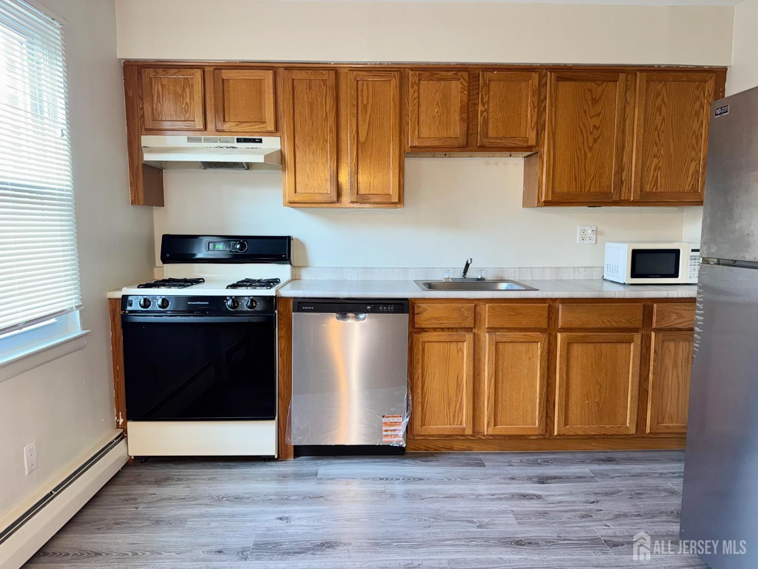 60 Fox Road Edison, NJ 08817 - Photo 12 of 26 Gallery Image 12