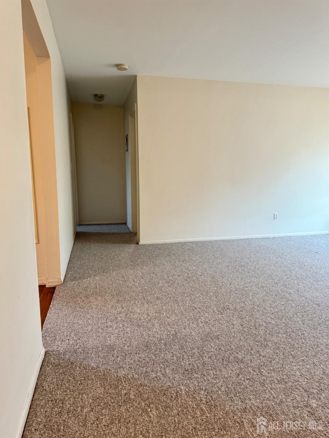 60 Fox Road Edison, NJ 08817 - Photo 8 of 26 Gallery Image 8
