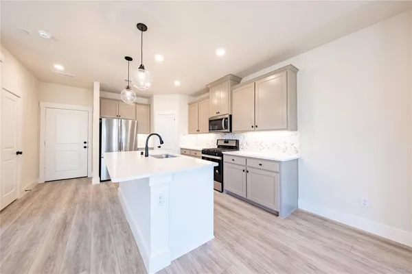 $2,695 | 813 Emerling Drive, McKinney, TX 75069