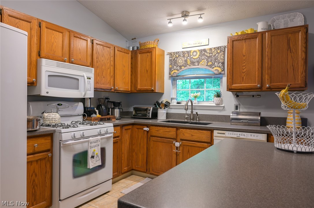 6281 Ridgeview Boulevard North Ridgeville, OH 44039 - Photo 6 of 21