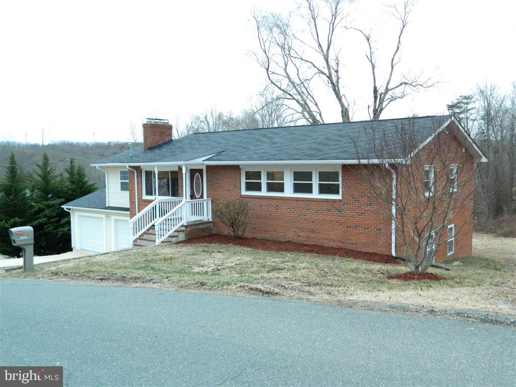 19202 Mockingbird Heights Road Triangle, VA 22172 - Photo 2 of 25 Gallery Image 2