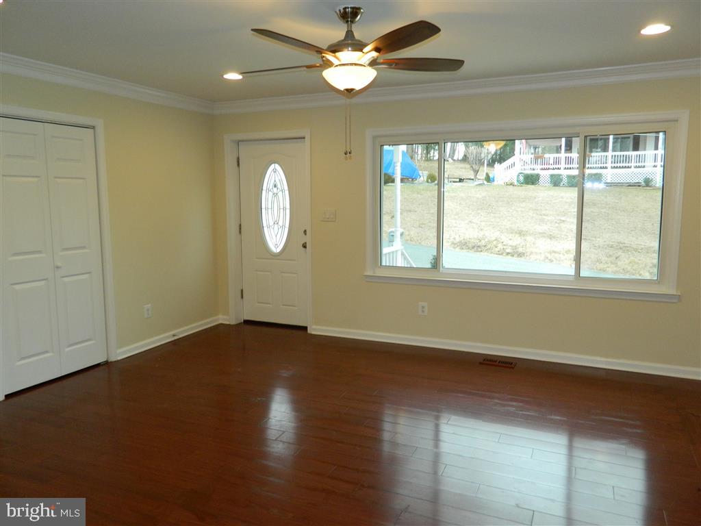 19202 Mockingbird Heights Road Triangle, VA 22172 - Photo 5 of 25 Gallery Image 5