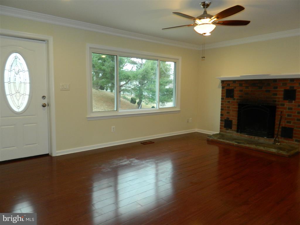19202 Mockingbird Heights Road Triangle, VA 22172 - Photo 6 of 25 Gallery Image 6