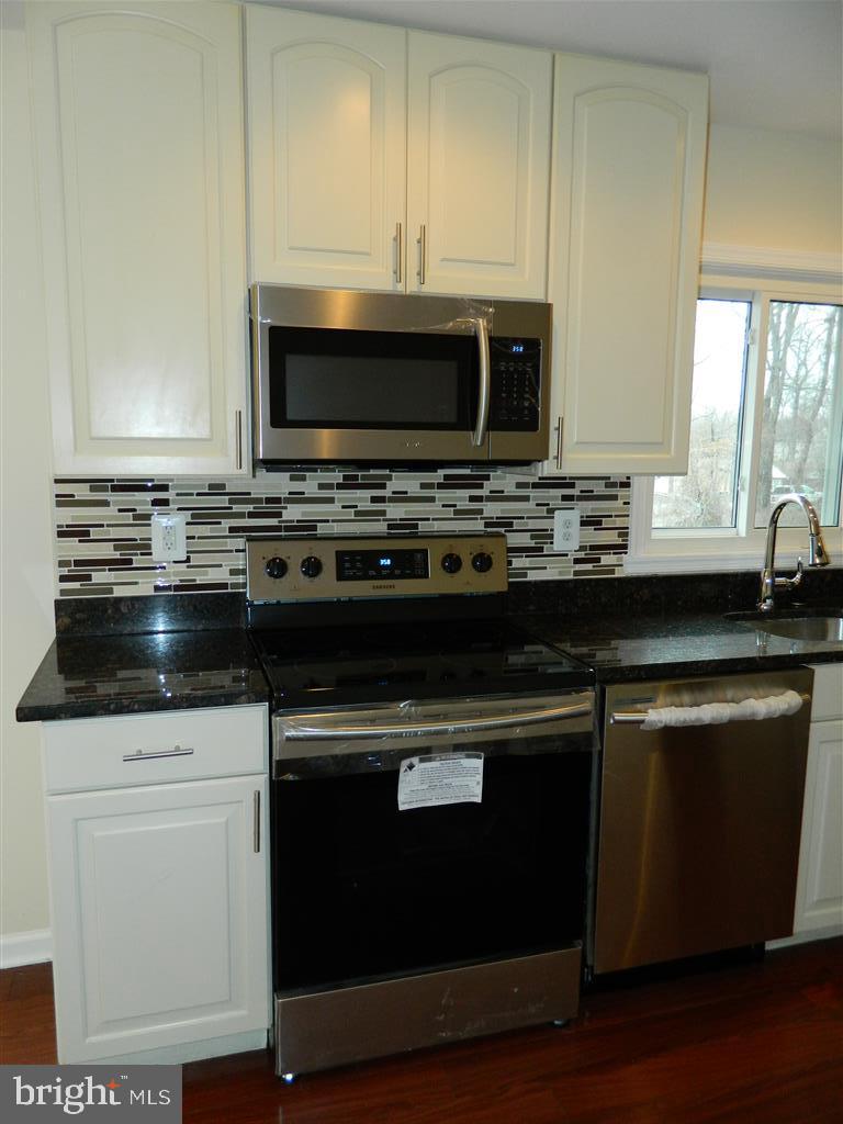 19202 Mockingbird Heights Road Triangle, VA 22172 - Photo 9 of 25 Gallery Image 9