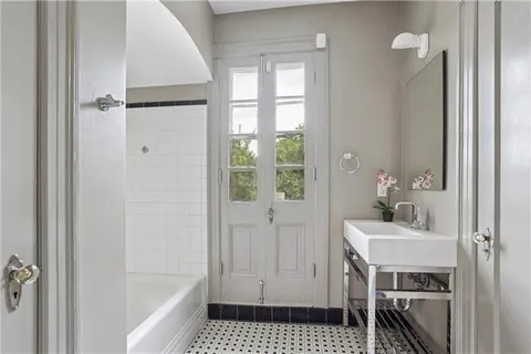 $850,000 | 4145 Vendome Place, New Orleans, LA 70125