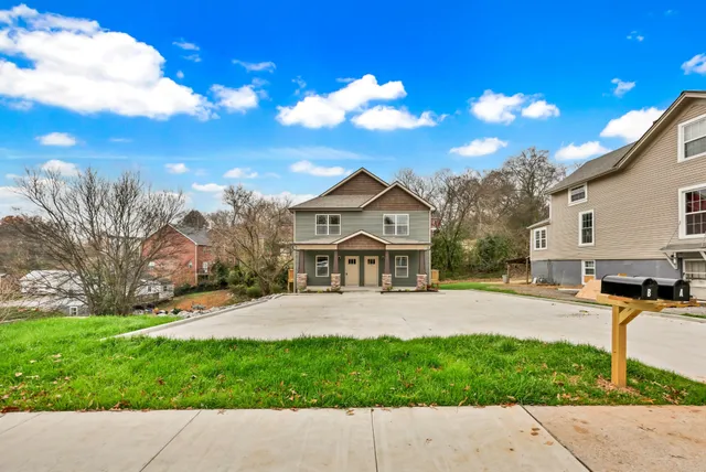 $1,495 | 420 South 2nd Street, Unit B, Clarksville, TN 37040