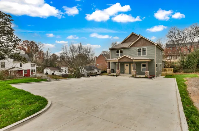 $1,495 | 420 South 2nd Street, Unit B, Clarksville, TN 37040