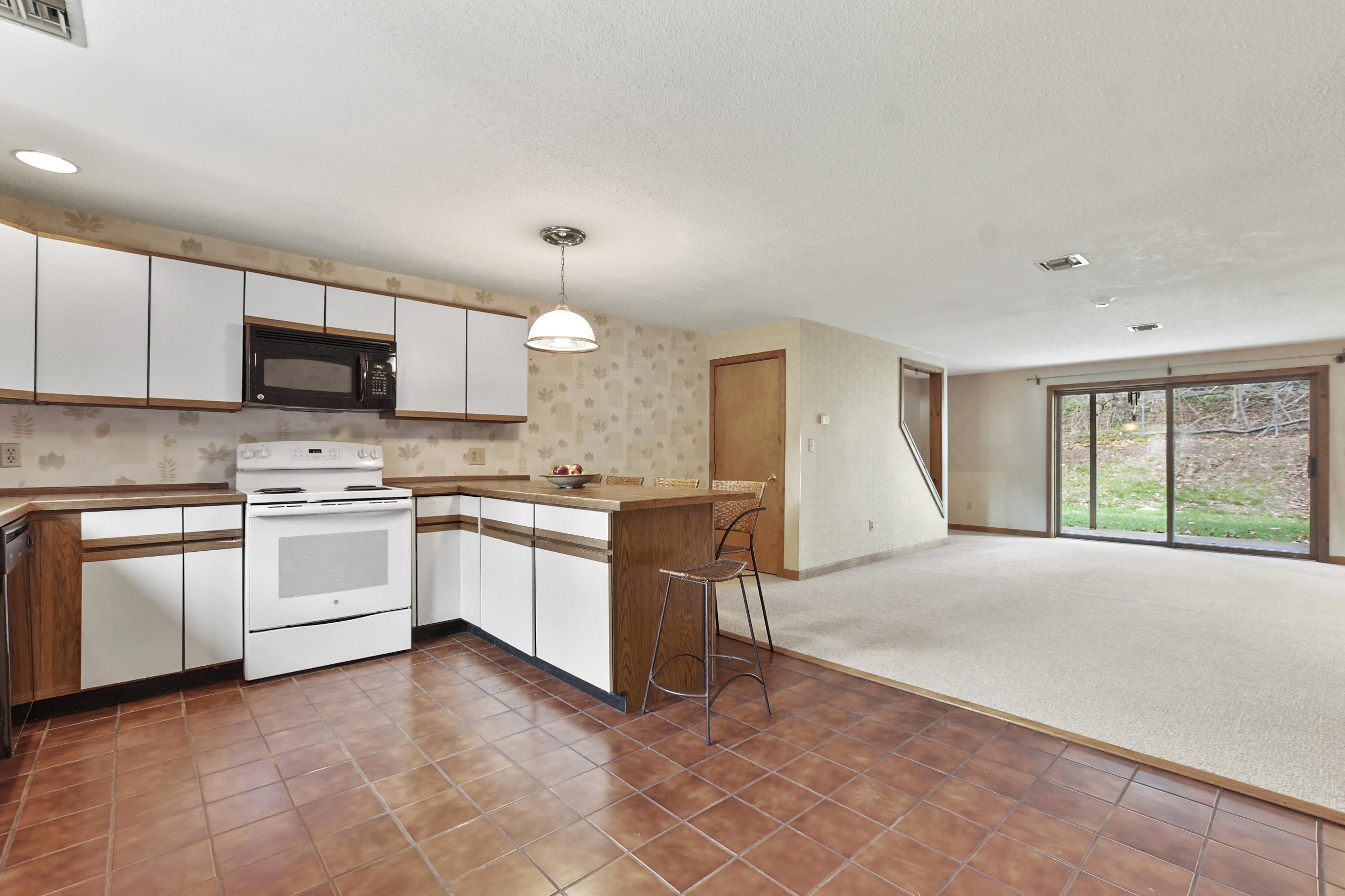 36 Hampton Towne Estates Hampton, NH 03842 - Photo 4 of 40