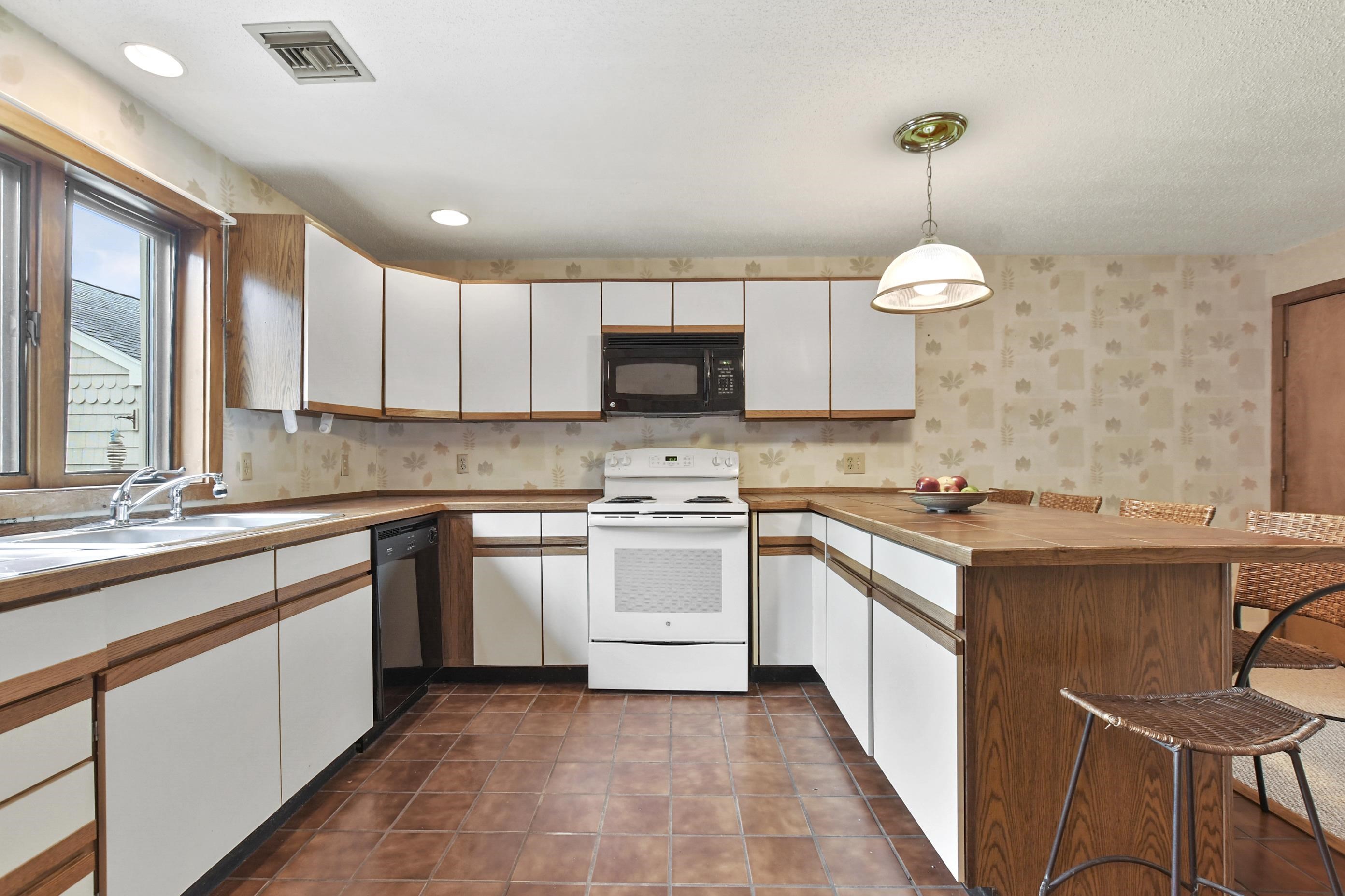 36 Hampton Towne Estates Hampton, NH 03842 - Photo 5 of 40