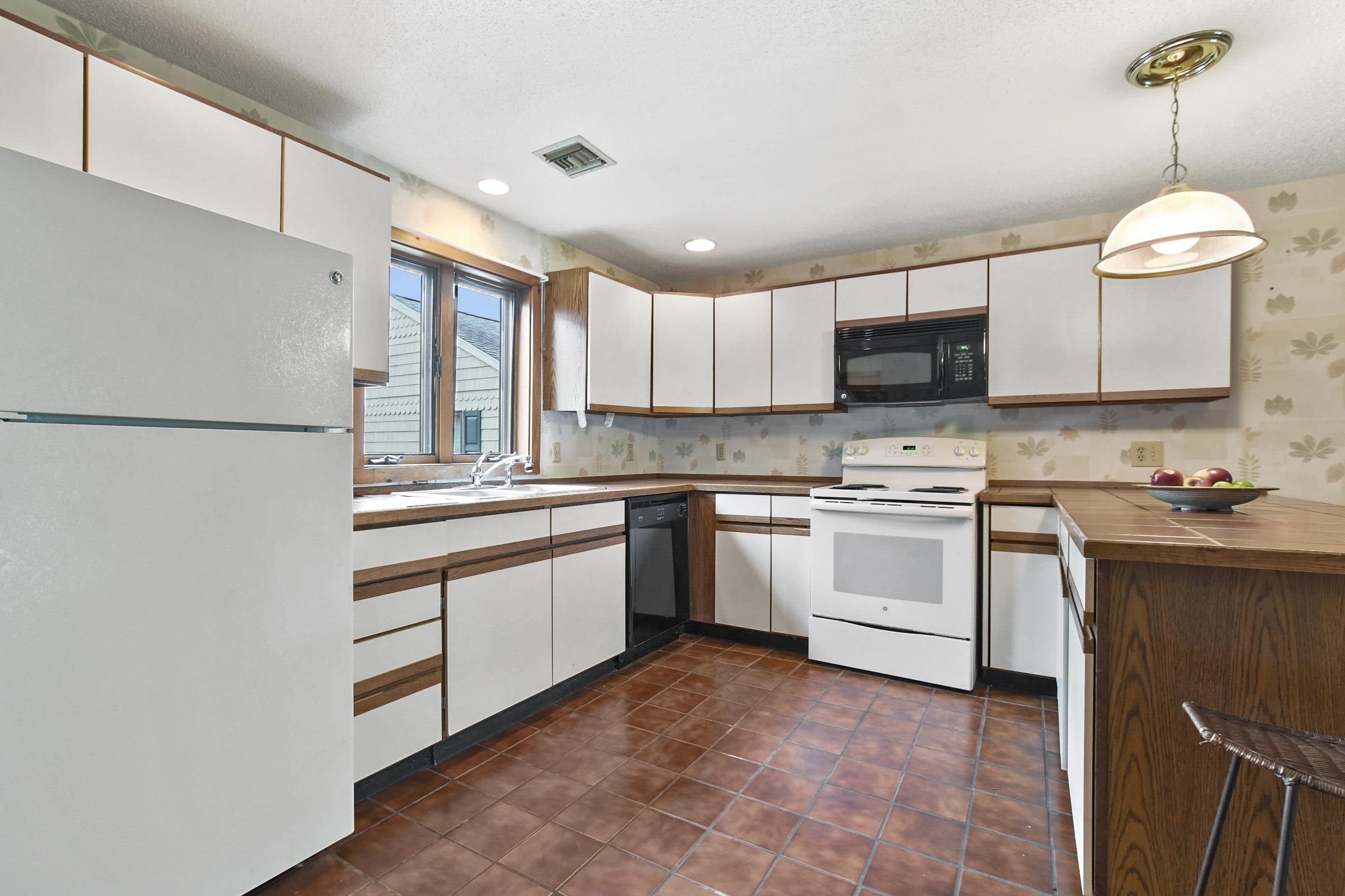 36 Hampton Towne Estates Hampton, NH 03842 - Photo 6 of 40