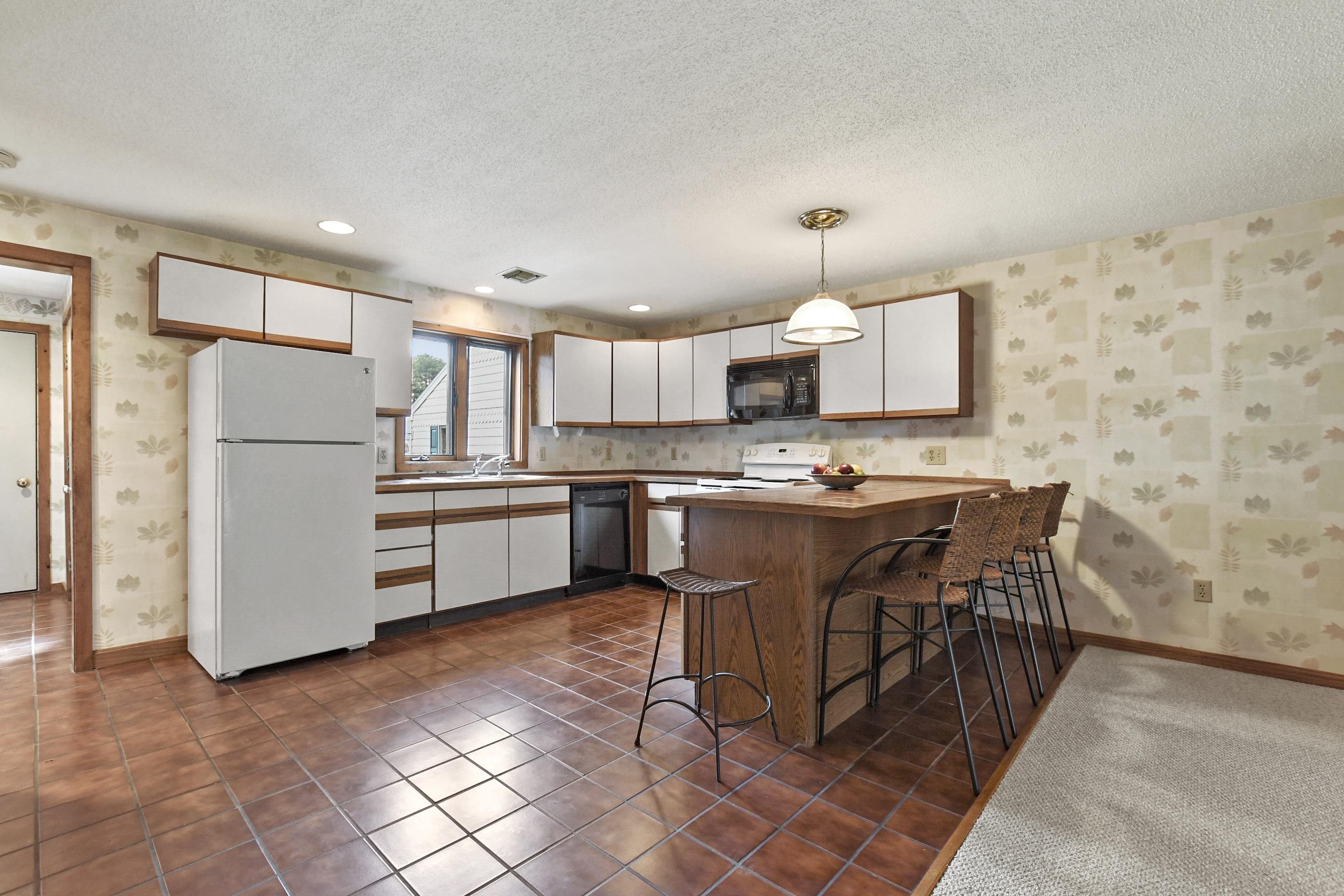 36 Hampton Towne Estates Hampton, NH 03842 - Photo 7 of 40