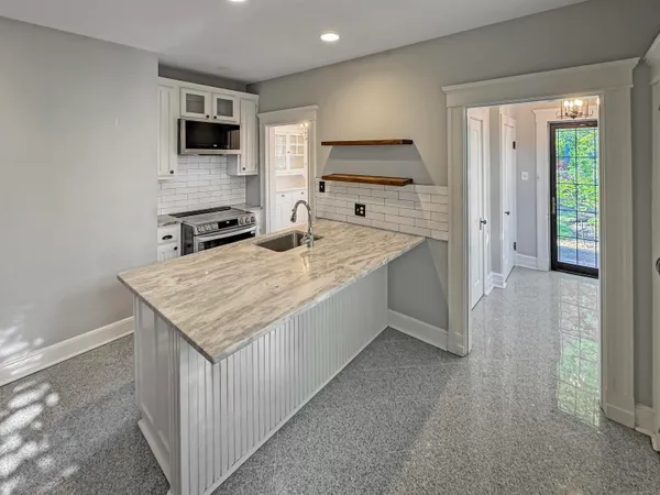 $450,000 | 1867 Cowden Avenue, Memphis, TN 38104