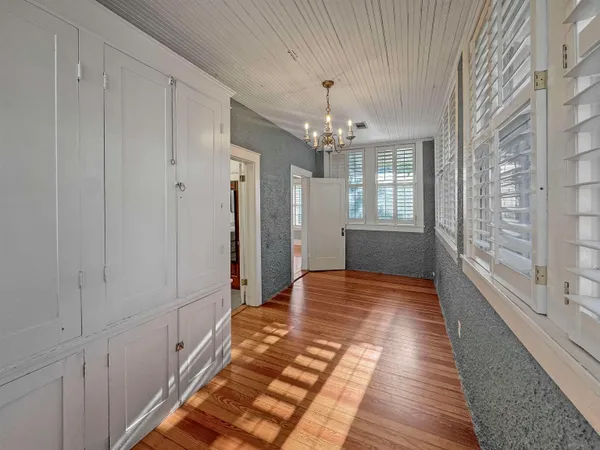 $450,000 | 1867 Cowden Avenue, Memphis, TN 38104
