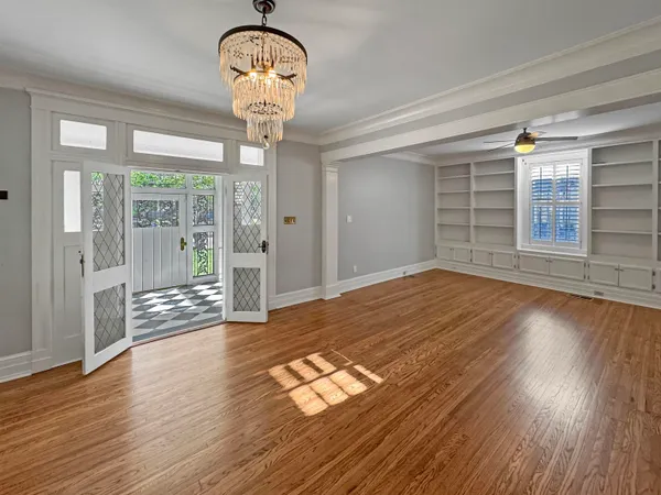 $450,000 | 1867 Cowden Avenue, Memphis, TN 38104