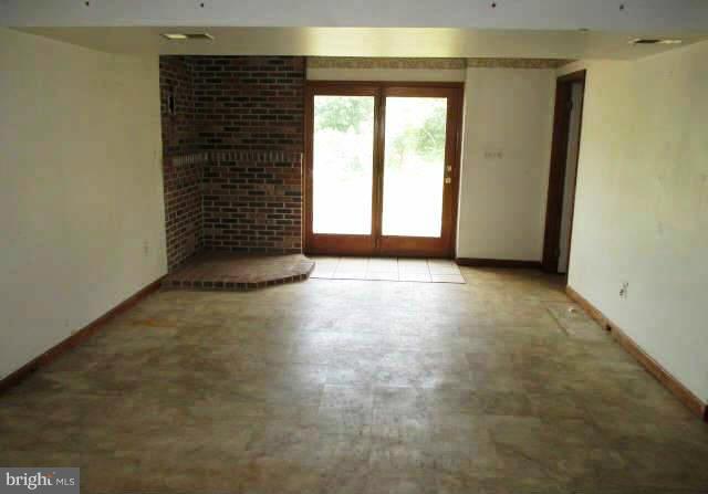 997 Ridge Road Finksburg, MD 21048 - Photo 3 of 7 a view of a room with a window