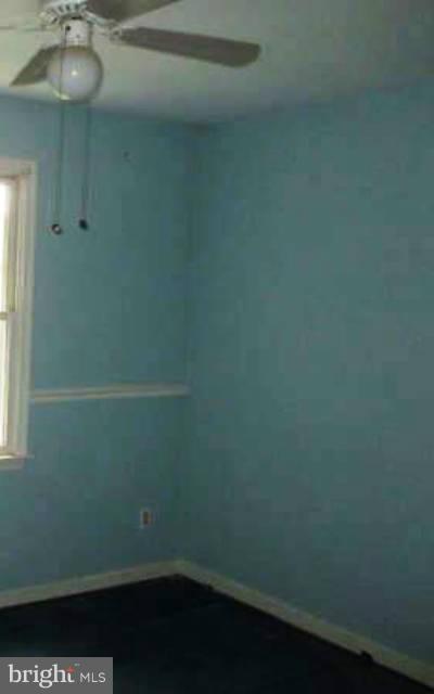 997 Ridge Road Finksburg, MD 21048 - Photo 6 of 7 a close up of a shower