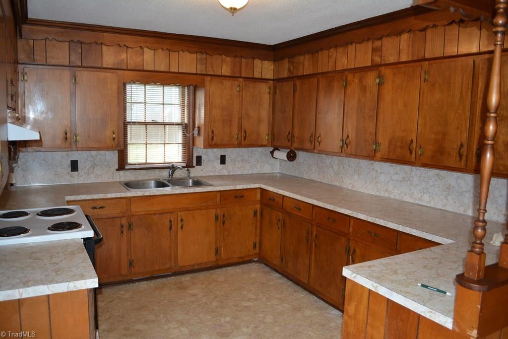837 Austin Traphill Road Elkin, NC 28621 - Photo 7 of 24 Gallery Image 7